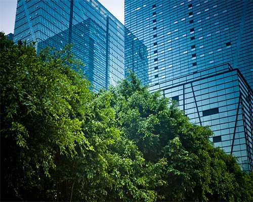 这首唐诗看似普通，实则极为凄美，我们不应该错过秋天多情的诗意